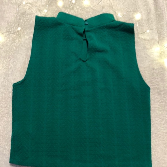 Emerald green crop turtleneck! ❤️ - Picture 3 of 4